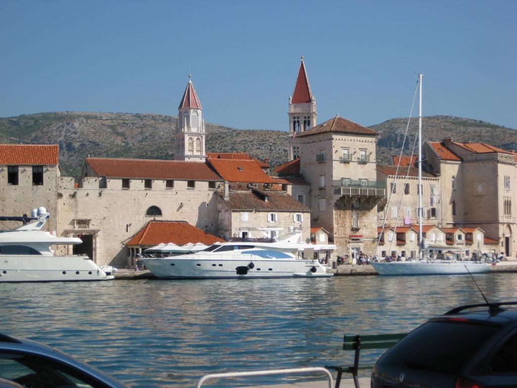 Apartments Dora -Free Parking Trogir Exterior photo