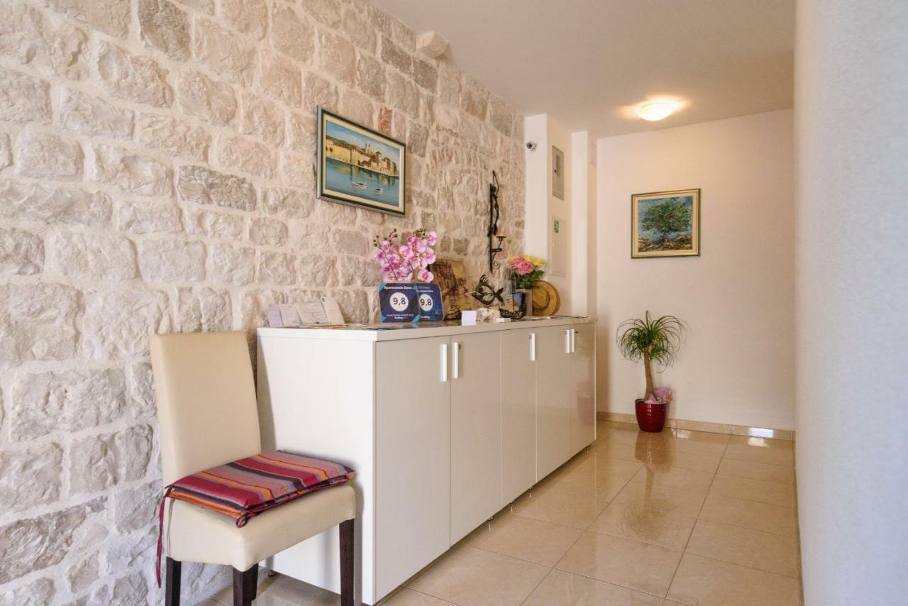 Apartments Dora -Free Parking Trogir Exterior photo